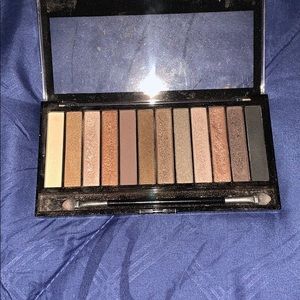 Eyeshadow palette